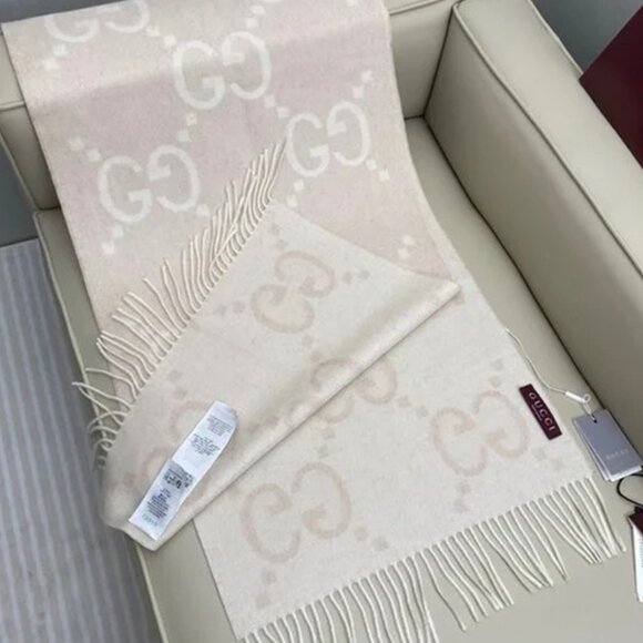 Gucci Women’s Cream Soft Scarf - Picture 5 of 5